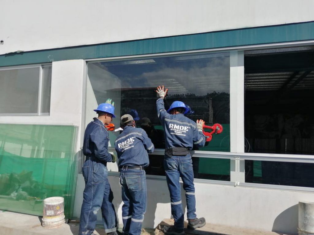 Vidrio templado acero inox aluminio quito ecuador