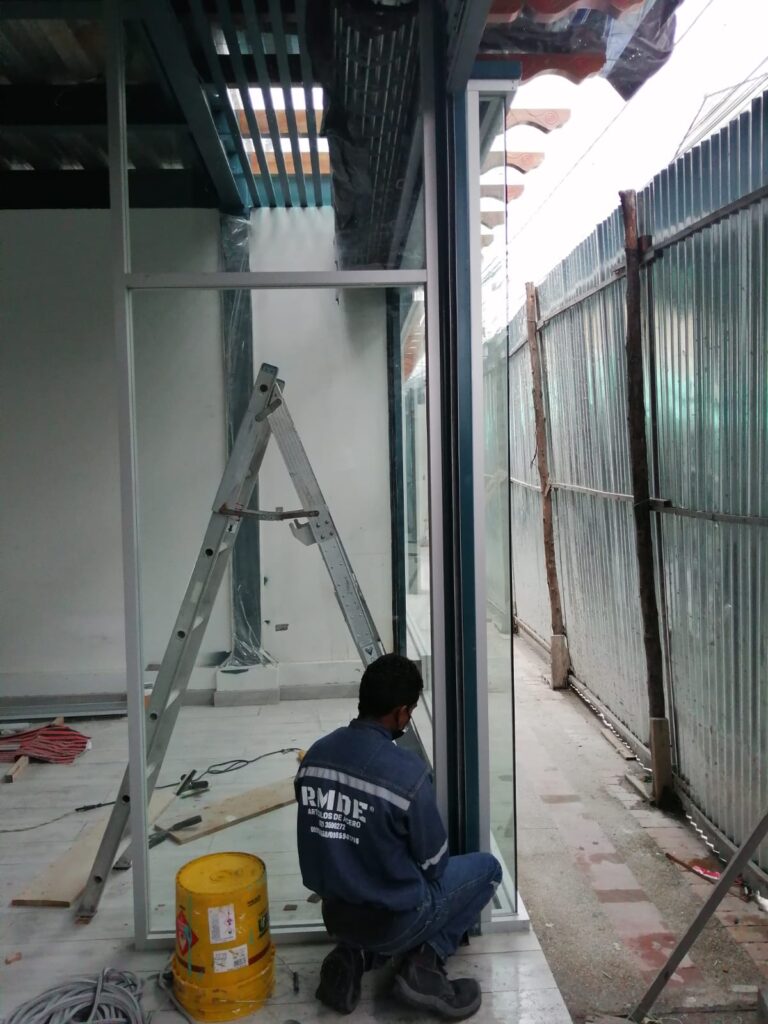 Aluminio y vidrio quito